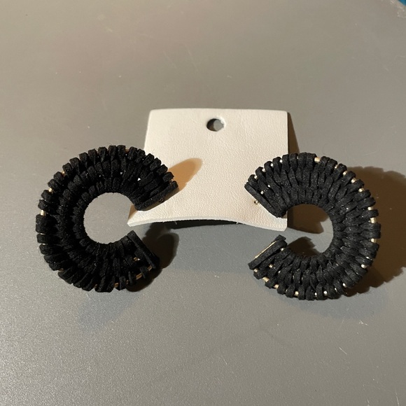 Free People Wrapped Hoops, Black, NWT - Picture 1 of 16